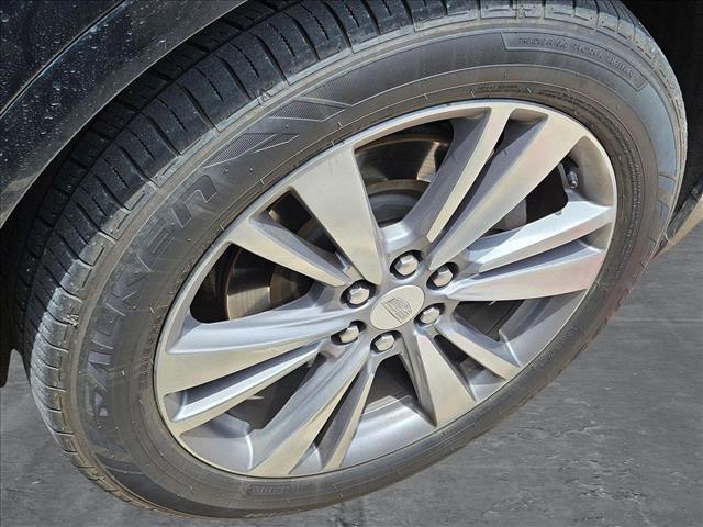 used 2020 Cadillac XT5 car, priced at $25,996