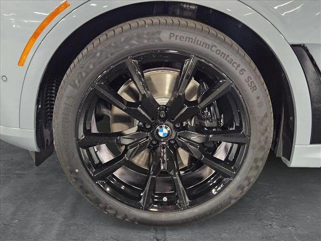 new 2026 BMW X7 car, priced at $125,135