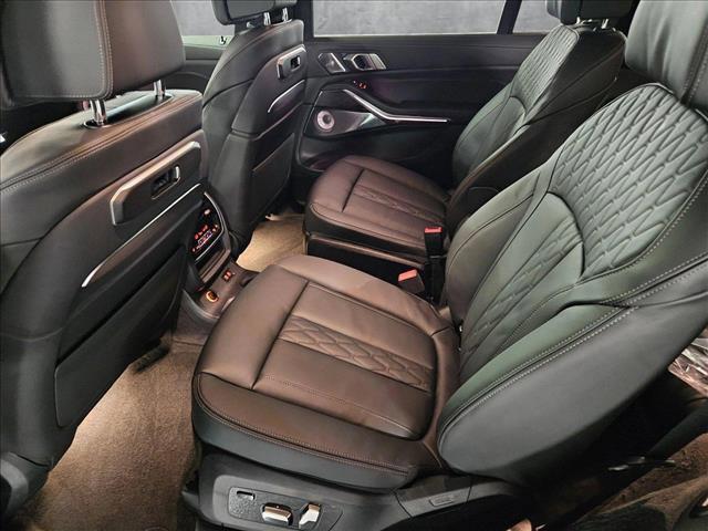 new 2026 BMW X7 car, priced at $125,135
