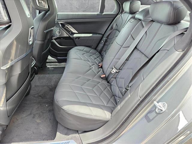 new 2025 BMW 760 car, priced at $135,585