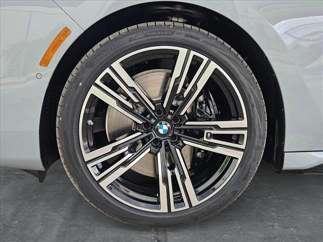 new 2025 BMW 760 car, priced at $133,685