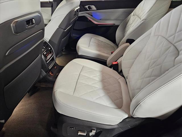 new 2026 BMW X7 car, priced at $98,535