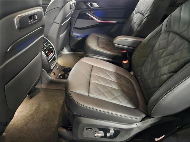 new 2026 BMW X7 car, priced at $98,535
