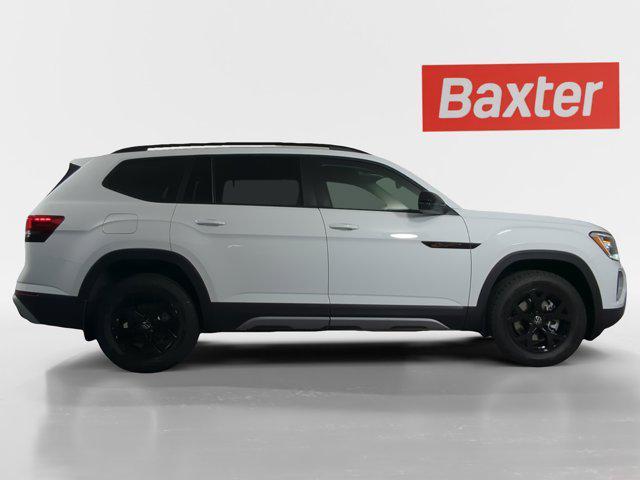 new 2025 Volkswagen Atlas car, priced at $44,021
