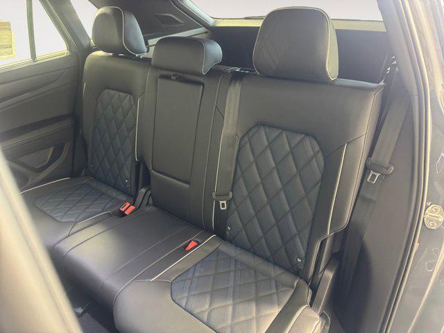 new 2026 Volkswagen Atlas Cross Sport car, priced at $54,893