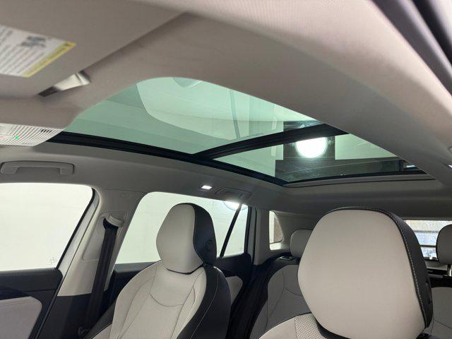 new 2025 Volkswagen Tiguan car, priced at $35,926