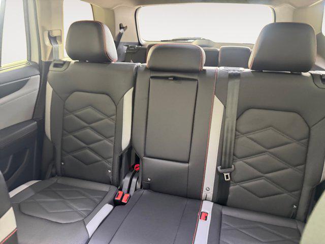 new 2025 Volkswagen Atlas car, priced at $43,326