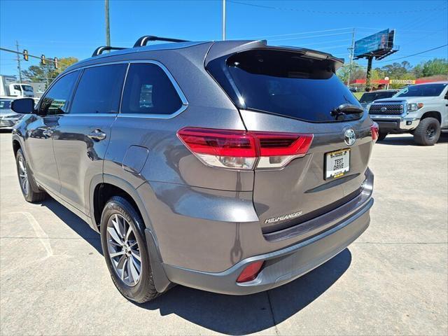 used 2018 Toyota Highlander car, priced at $24,499