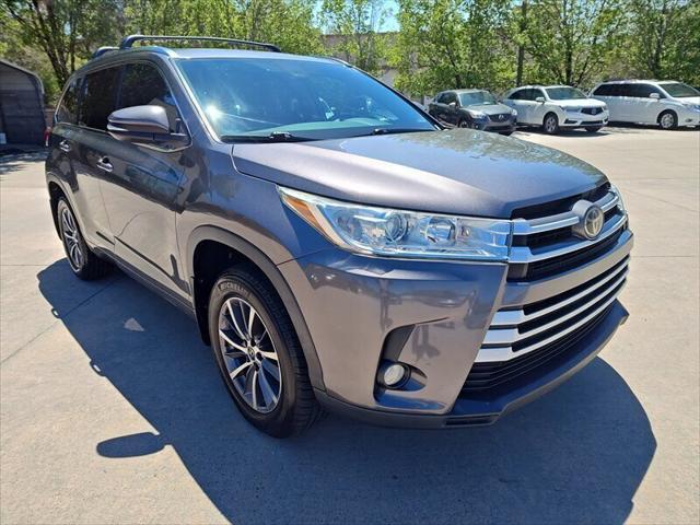 used 2018 Toyota Highlander car, priced at $24,499