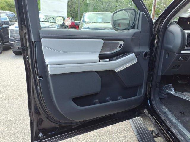new 2025 Ford Expedition car, priced at $89,820