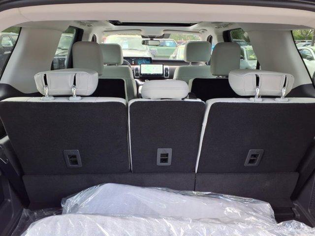 new 2025 Ford Expedition car, priced at $89,820