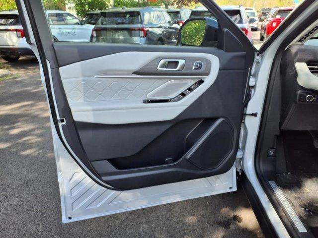 new 2025 Ford Explorer car, priced at $55,998