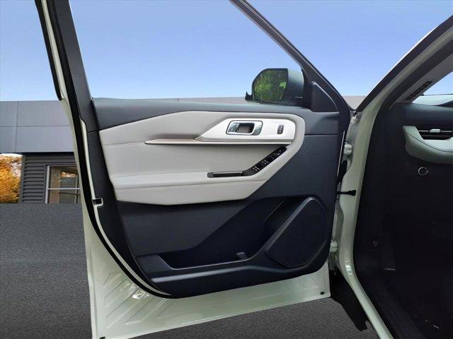 new 2025 Ford Explorer car
