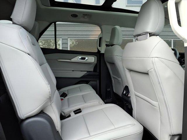 new 2025 Ford Explorer car