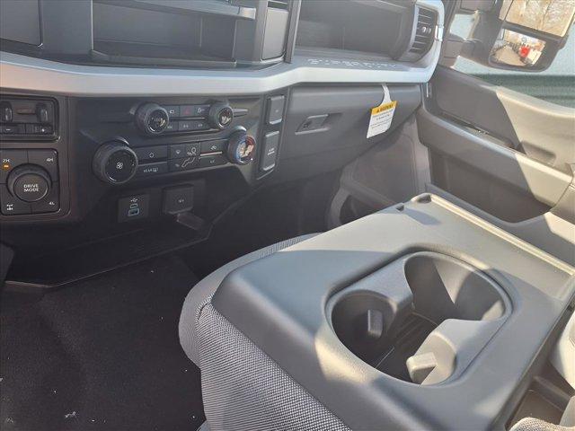 new 2025 Ford F-250 car, priced at $61,294
