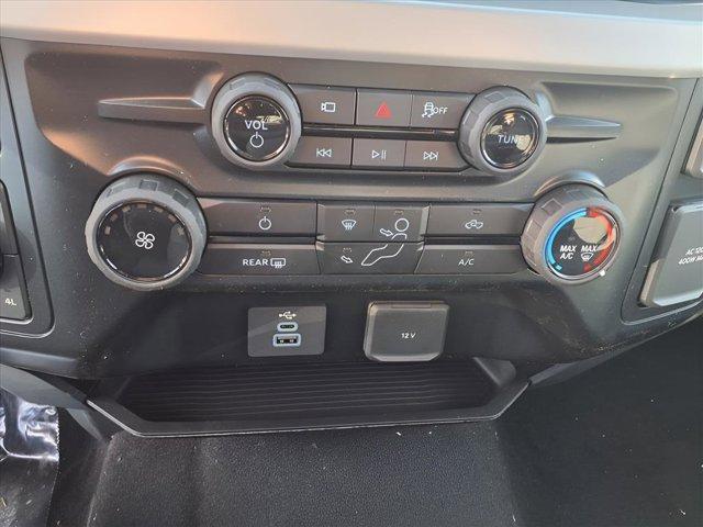 new 2025 Ford F-250 car, priced at $61,294