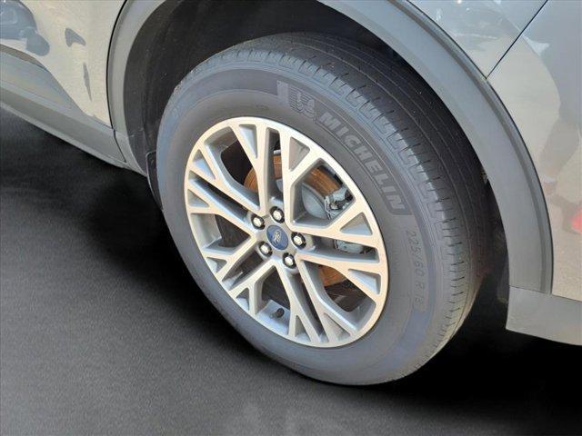 used 2022 Ford Escape car, priced at $25,957