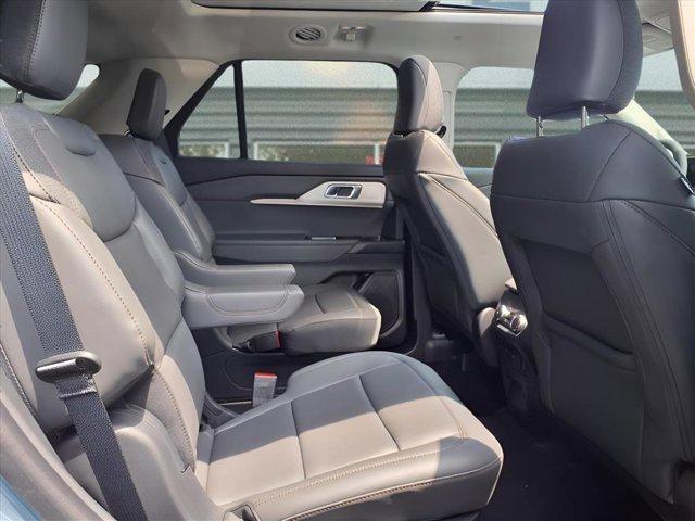 new 2025 Ford Explorer car