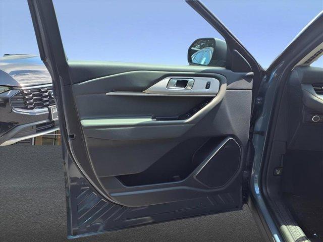 new 2025 Ford Explorer car