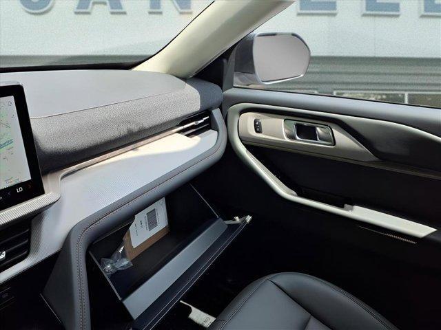 new 2025 Ford Explorer car, priced at $49,953