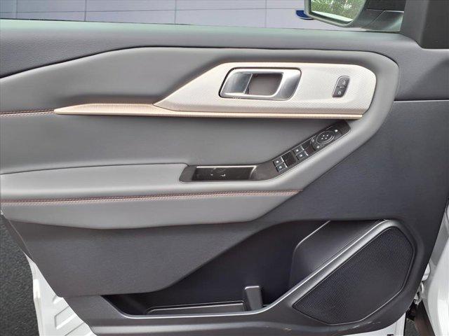 new 2025 Ford Explorer car