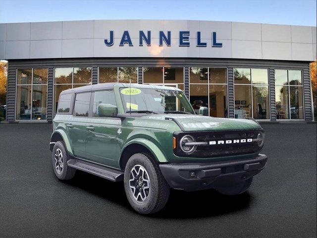 new 2025 Ford Bronco car, priced at $52,220