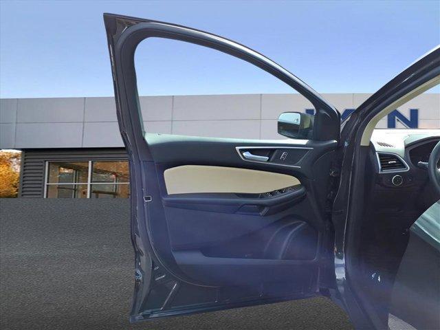 used 2024 Ford Edge car, priced at $29,411