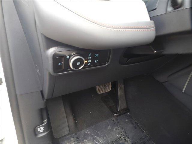 new 2025 Ford Explorer car, priced at $45,999