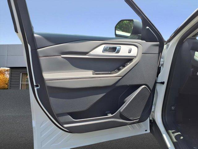 new 2025 Ford Explorer car, priced at $50,781