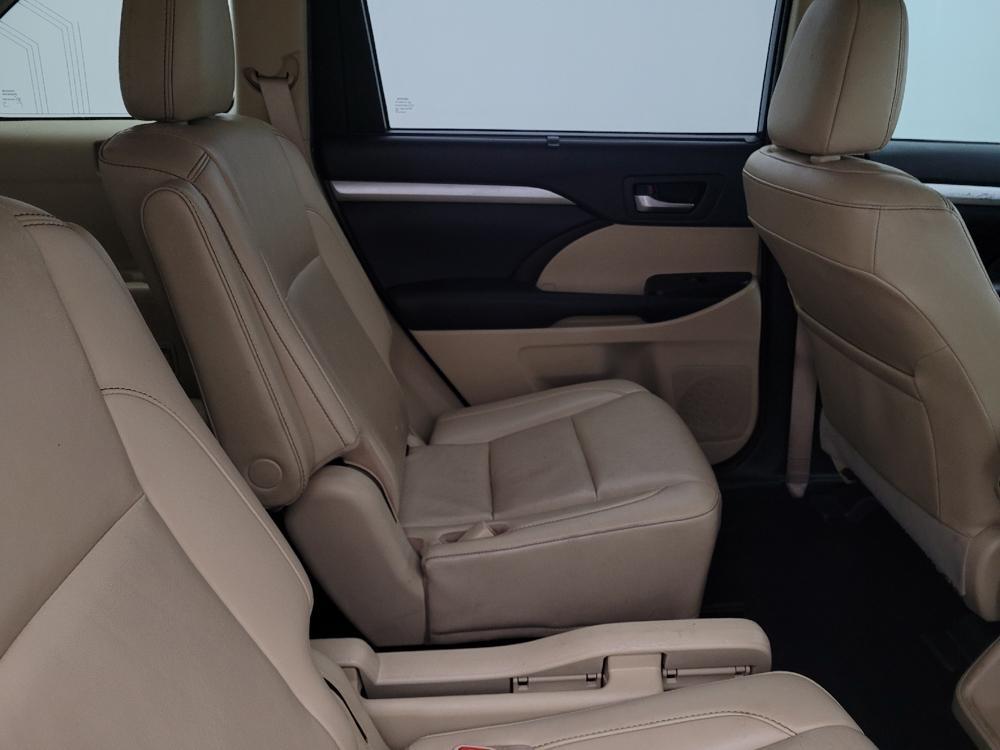 used 2019 Toyota Highlander car, priced at $23,595
