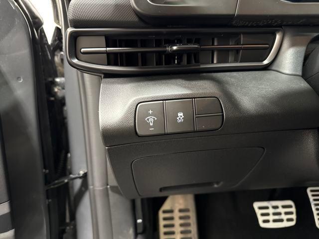 new 2025 Hyundai Elantra car, priced at $22,121