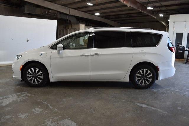 used 2021 Chrysler Pacifica Hybrid car, priced at $22,082