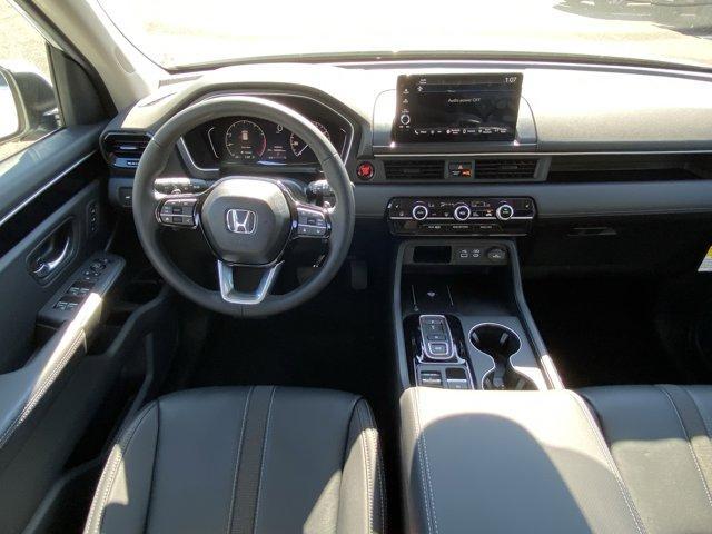 new 2025 Honda Pilot car, priced at $47,505