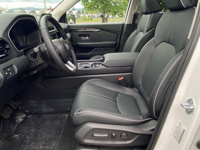 new 2025 Honda Pilot car, priced at $53,985