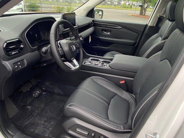 new 2025 Honda Pilot car, priced at $53,985