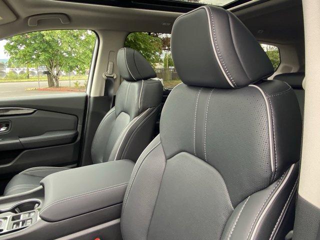 new 2025 Honda Pilot car, priced at $53,985