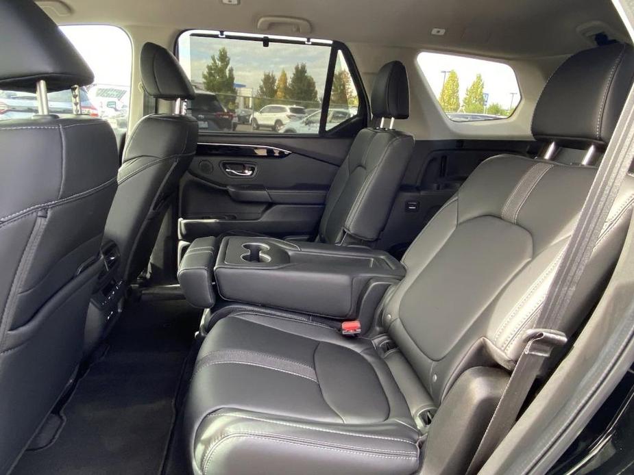 new 2025 Honda Pilot car, priced at $46,695