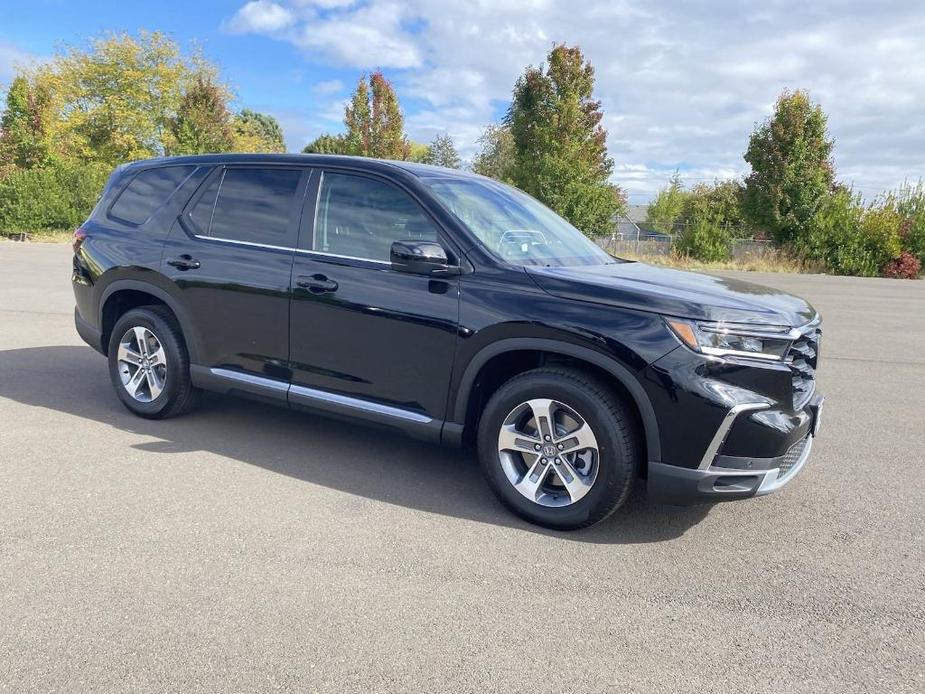 new 2025 Honda Pilot car, priced at $46,695