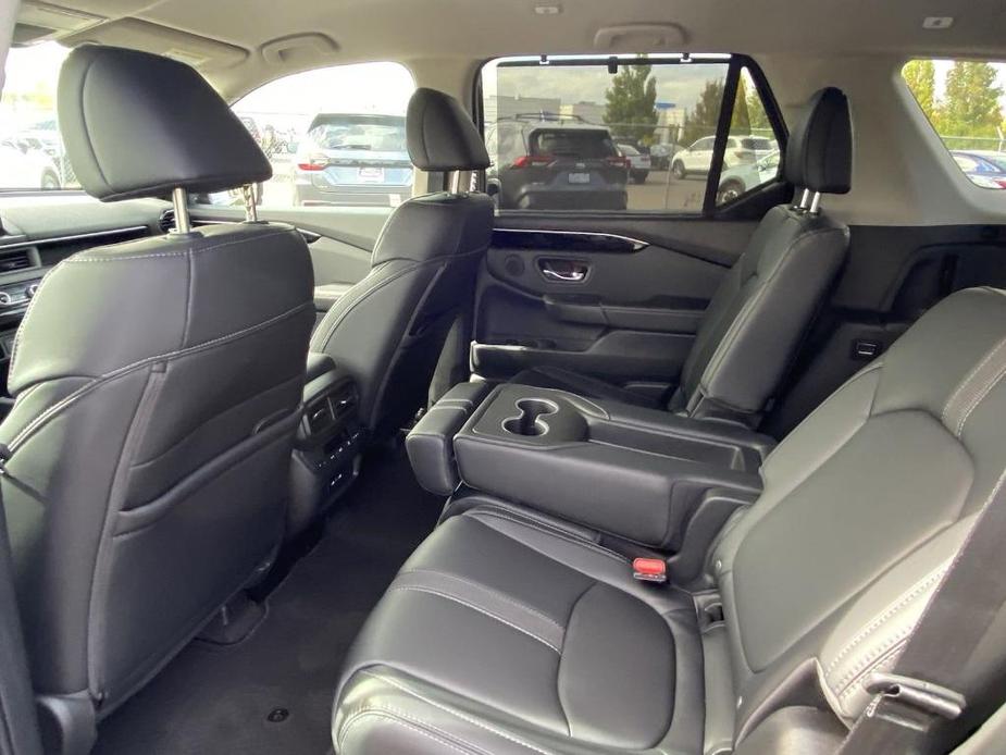 new 2025 Honda Pilot car, priced at $46,695