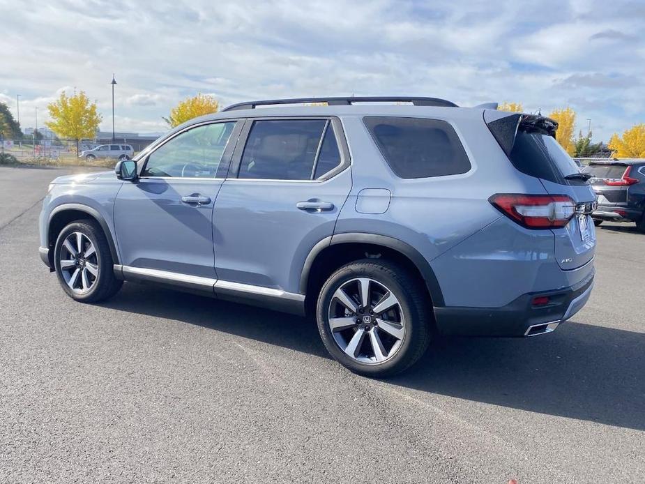 new 2025 Honda Pilot car, priced at $51,150