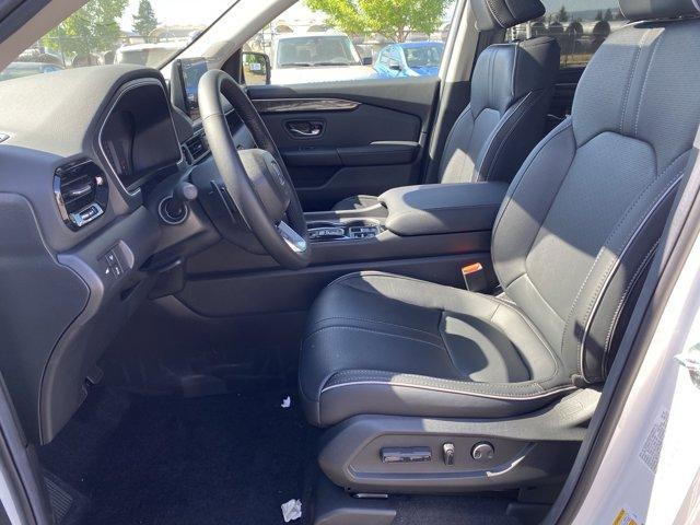new 2025 Honda Pilot car, priced at $55,715
