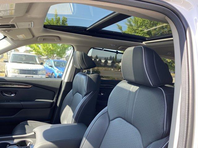 new 2025 Honda Pilot car, priced at $55,715