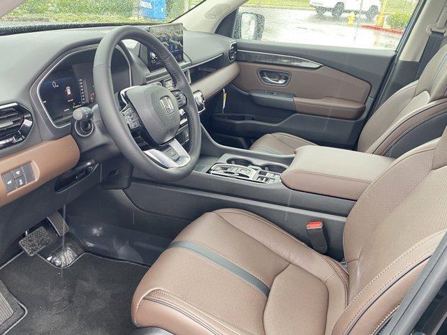 new 2025 Honda Pilot car, priced at $54,530
