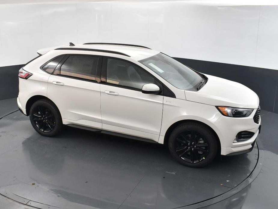 new 2024 Ford Edge car, priced at $34,975