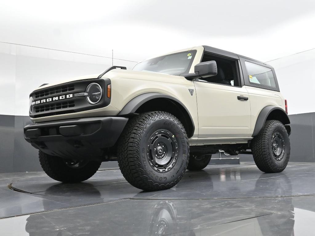 new 2025 Ford Bronco car, priced at $42,645