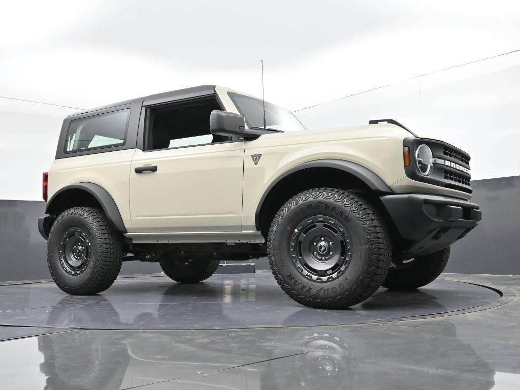 new 2025 Ford Bronco car, priced at $42,645