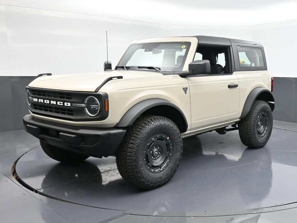 new 2025 Ford Bronco car, priced at $42,645