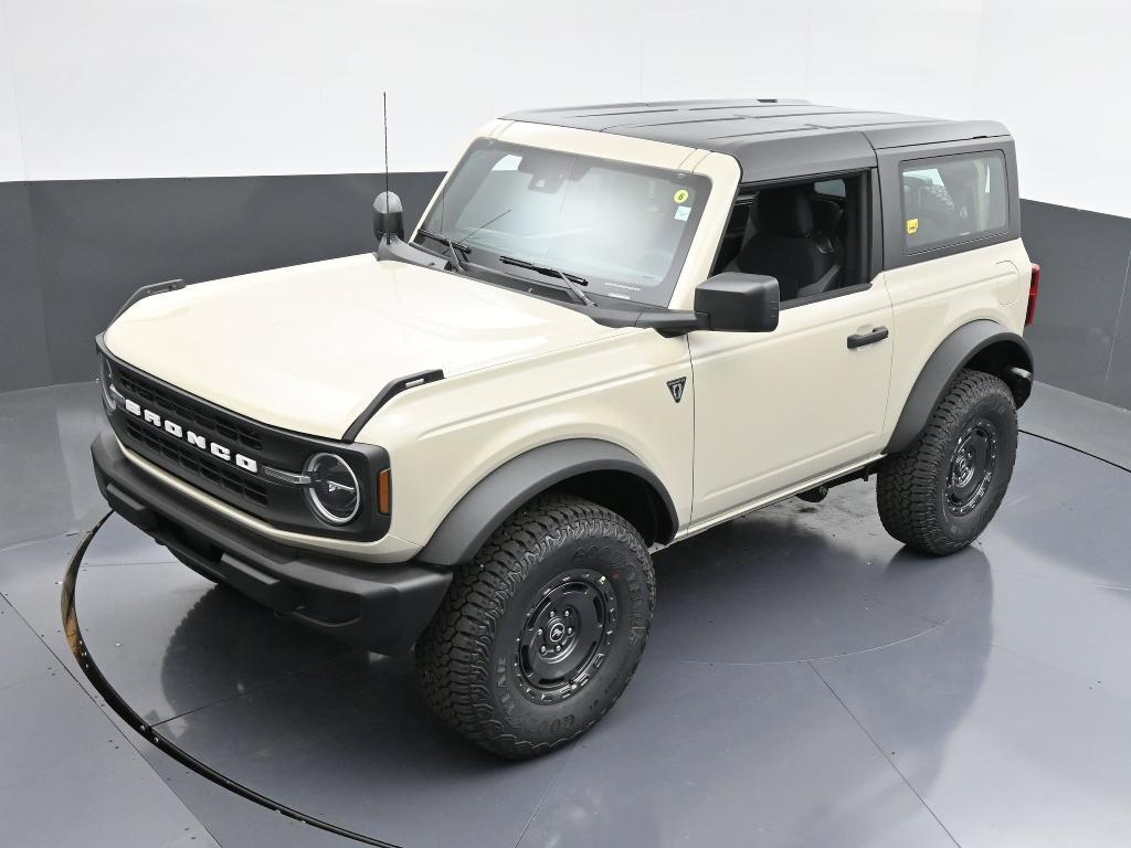 new 2025 Ford Bronco car, priced at $42,645