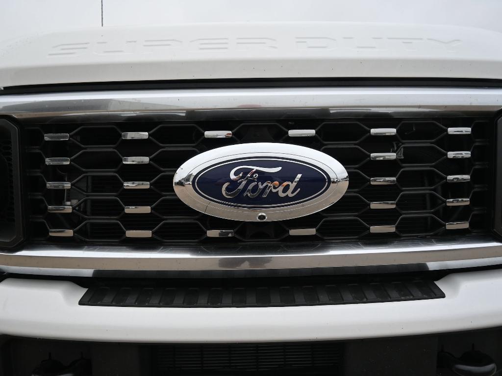 new 2025 Ford F-450 car, priced at $102,520