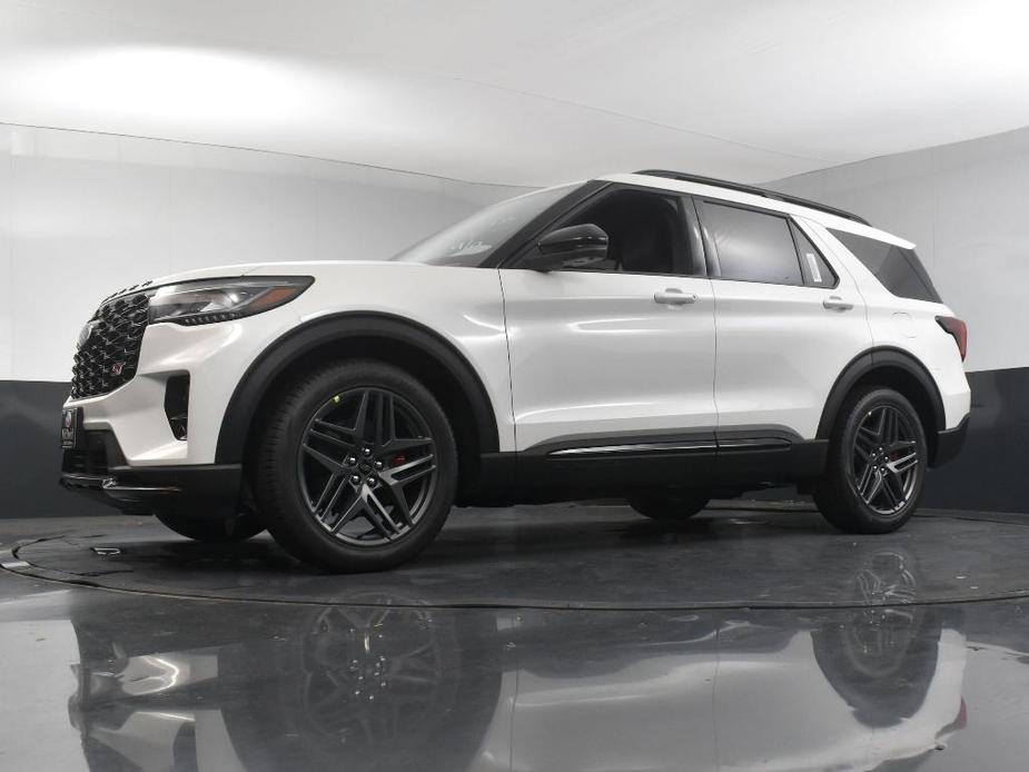 new 2025 Ford Explorer car, priced at $59,816